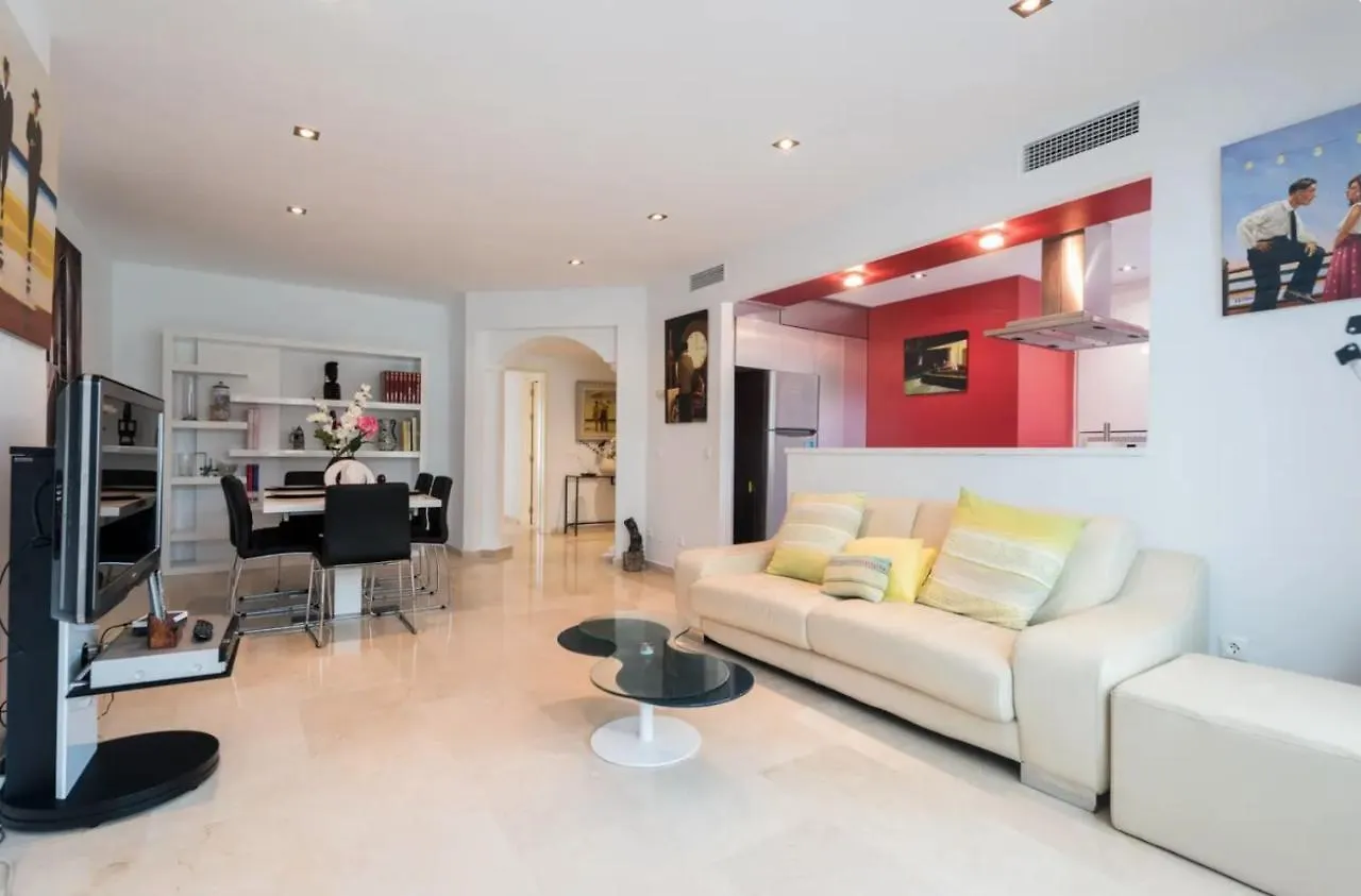 Charming 2 Bedroom Trocadero Arena area Marbella